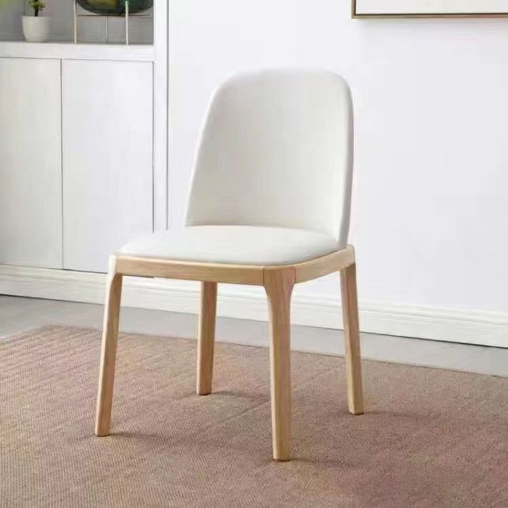 Moderner nordischer quadratischer Esszimmerstuhl mit Polsterung aus Mikrofaserleder, Rückenlehne aus Kautschukholz, für das Wohnzimmer 