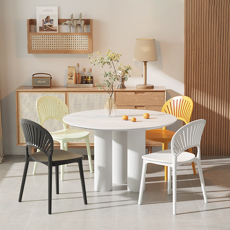 Contemporary Nordic Square PP Plastic Dining Chair Scalloped Backrest For Dining Room