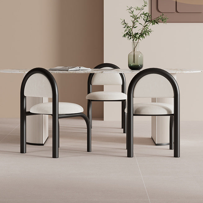 Chaise de salle à manger contemporaine nordique ronde en velours rembourré avec cadre en métal pour salle à manger 
