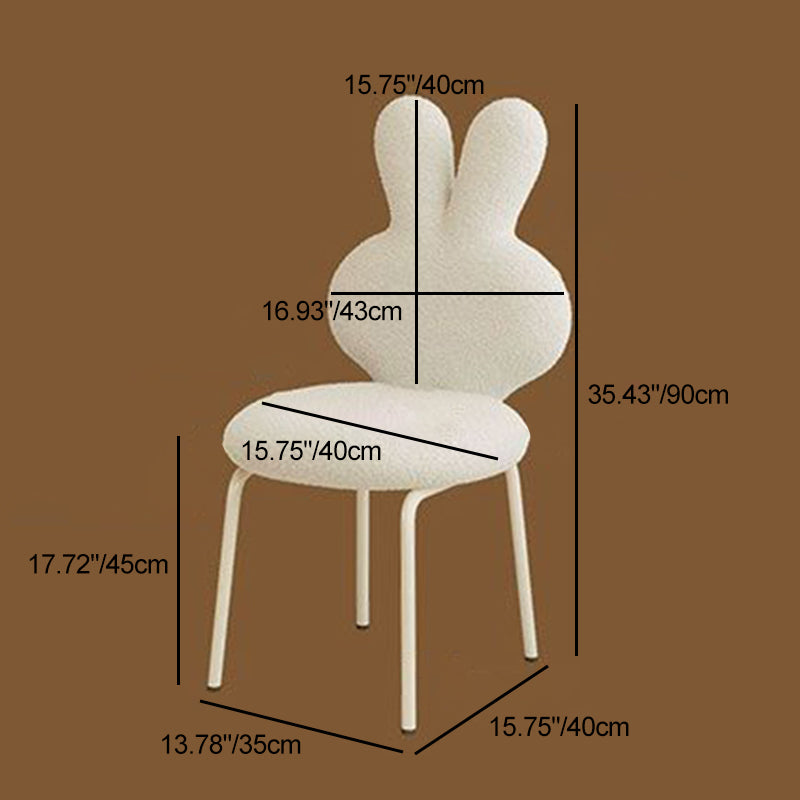 Taburete contemporáneo redondo creativo tapizado con respaldo en forma de conejo de lana de cordero y estructura de hierro para tocador en el dormitorio 