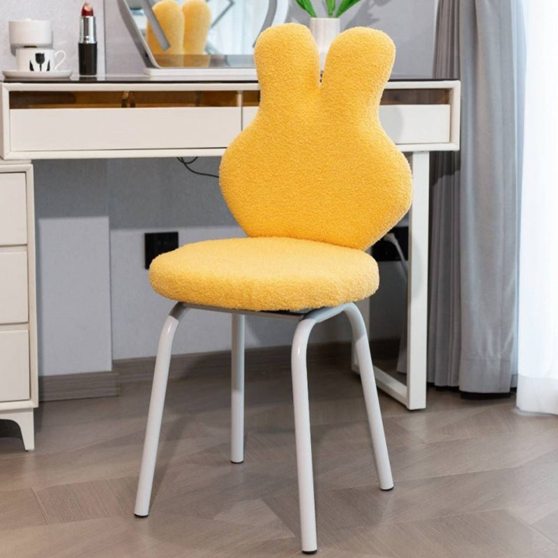 Taburete contemporáneo redondo creativo tapizado con respaldo en forma de conejo de lana de cordero y estructura de hierro para tocador en el dormitorio 