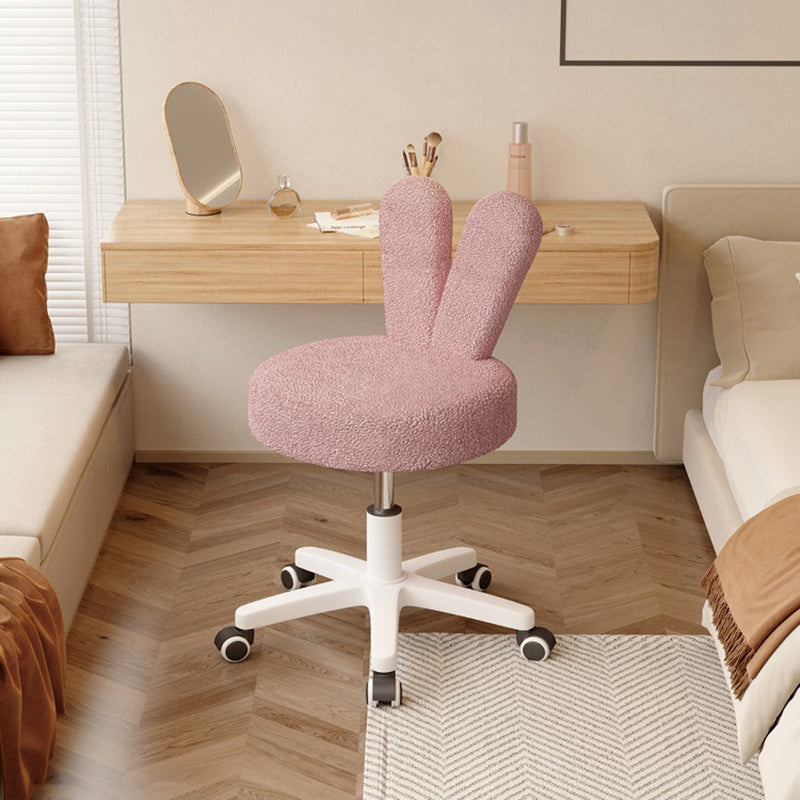 Taburete de tocador con respaldo en forma de conejo redondo, creativo y contemporáneo, de tela sherpa y estructura metálica, para dormitorio 