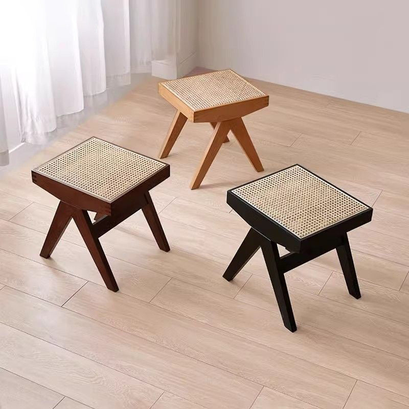 Moderner minimalistischer rechteckiger Rattan-Holzhocker für das Wohnzimmer 