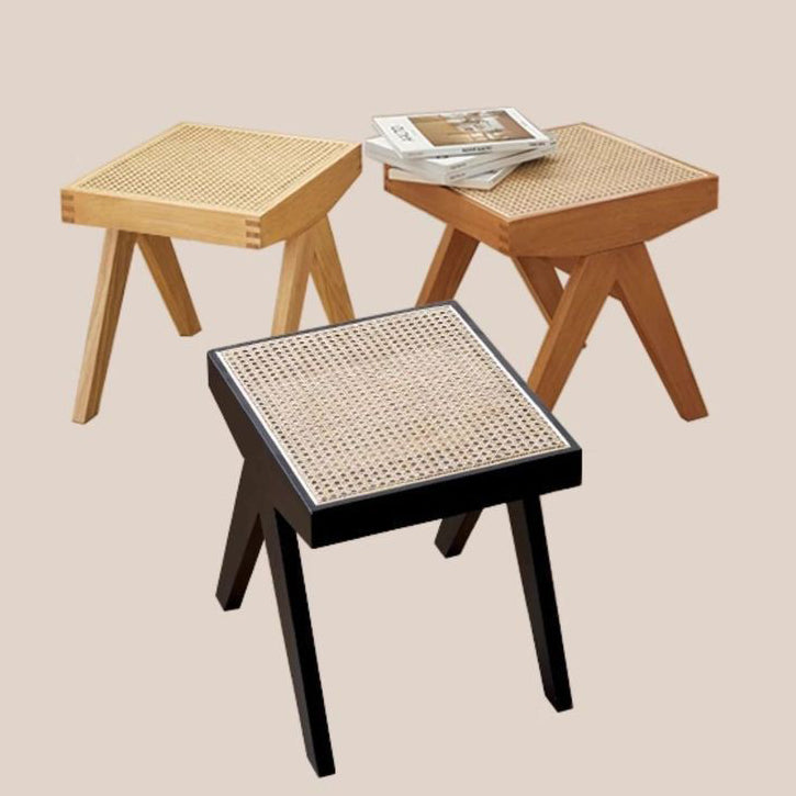Moderner minimalistischer rechteckiger Rattan-Holzhocker für das Wohnzimmer 
