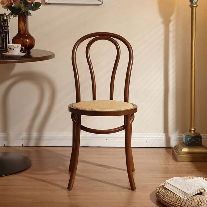 Moderner skandinavischer Esszimmerstuhl mit runder Rückenlehne aus Kautschukholz, Sperrholz und indonesischem Rattan für das Esszimmer 
