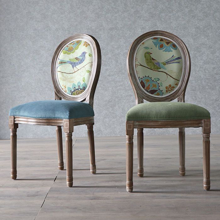 Chaise de salle à manger en tissu de velours avec cadre en bois incurvé européen traditionnel et vieilli, dossier rond pour salle à manger 