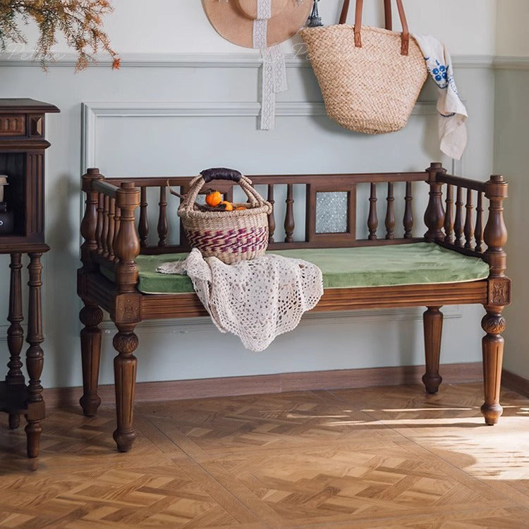 Traditioneller rechteckiger Esszimmerstuhl im Vintage-Stil aus Walnussholz mit stoffbezogener Rückenlehne für das Wohnzimmer 