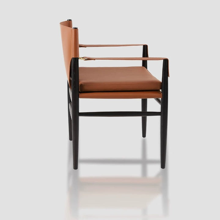 Moderner minimalistischer Esszimmerstuhl mit quadratischem Sitzkissen aus Eschenholz, Kunstsattelleder und Schaumstoff, mit Rückenlehne und Armlehnen, für das Esszimmer 