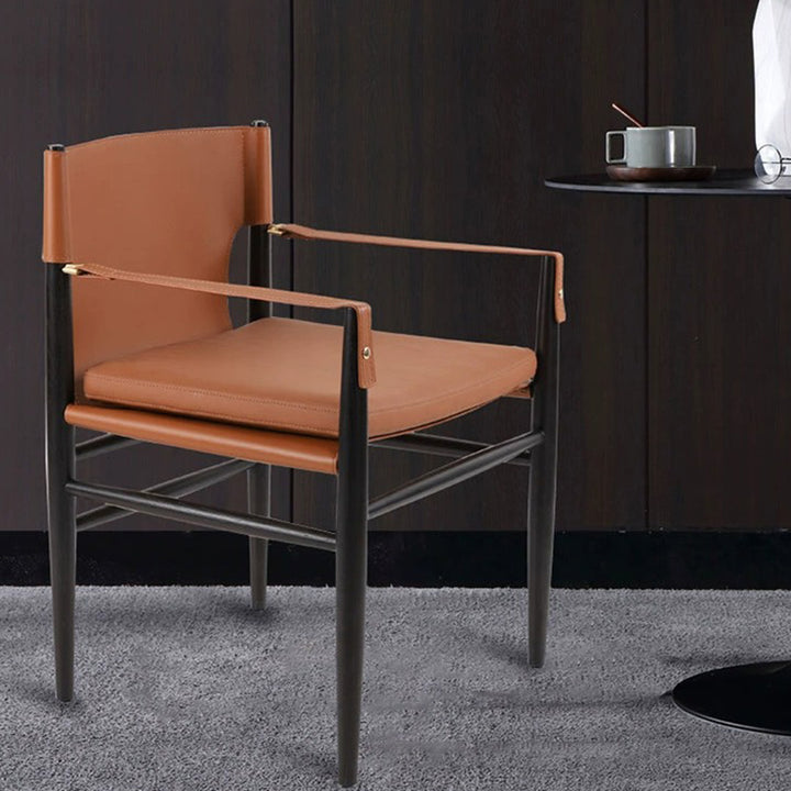 Moderner minimalistischer Esszimmerstuhl mit quadratischem Sitzkissen aus Eschenholz, Kunstsattelleder und Schaumstoff, mit Rückenlehne und Armlehnen, für das Esszimmer 