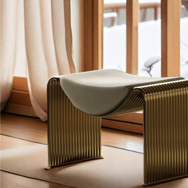 Moderner minimalistischer Mikrofaser-Leder-Metallrahmen rechteckiger niedriger Hocker ohne Rückenlehne und Armlehnen für das Wohnzimmer 