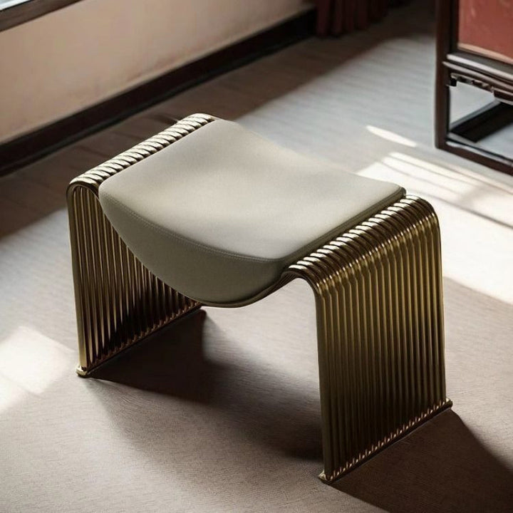 Moderner minimalistischer Mikrofaser-Leder-Metallrahmen rechteckiger niedriger Hocker ohne Rückenlehne und Armlehnen für das Wohnzimmer 