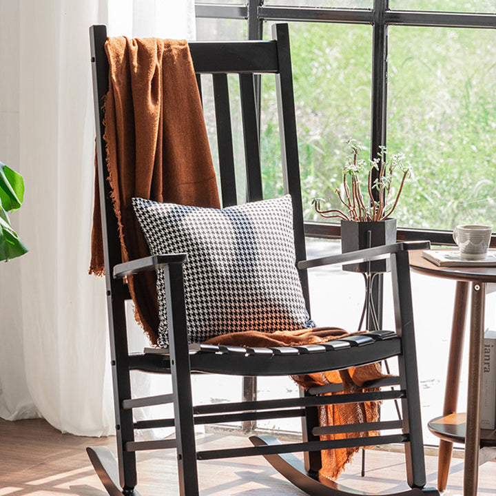 Moderner minimalistischer Schaukelstuhl aus gebogenem Pappelholz mit Rückenlehne und Armlehne für das Wohnzimmer 