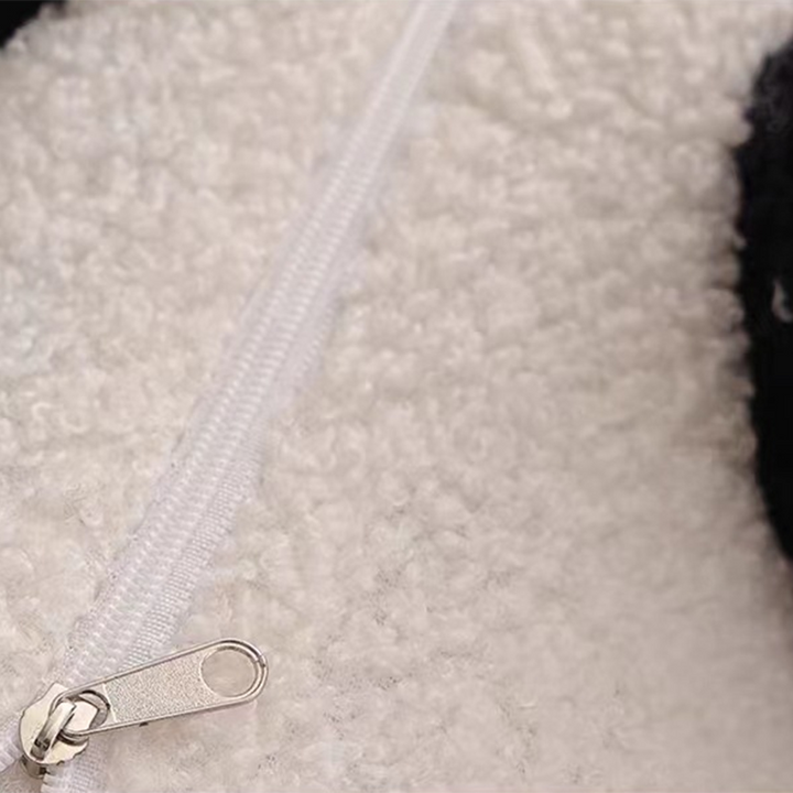 Moderner kreativer Kinderhocker in Bärenform aus Teddyfleece, Sperrholz und Kiefernholz, niedrig, ohne Rückenlehne und Armlehnen, für das Wohnzimmer 