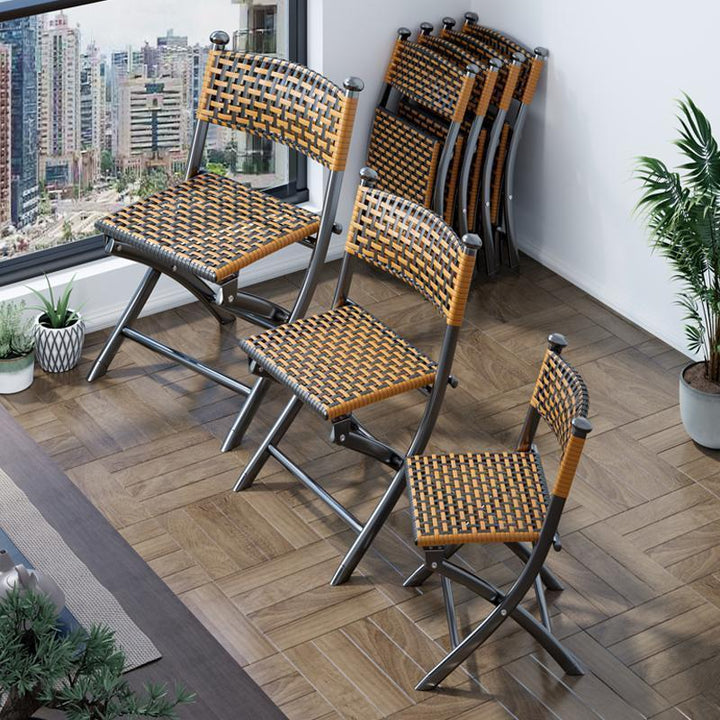 Simplicité contemporaine Chaise empilable pliable en PE tressé avec structure en fer incurvée, dossier, sans accoudoirs, pour salon 