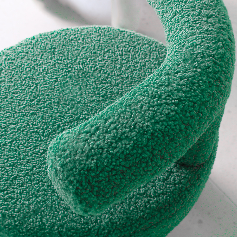 Zeitgenössischer nordischer Lammwolle-Holz-Schwamm-Rundstuhl mit Rückenlehne für das Wohnzimmer 