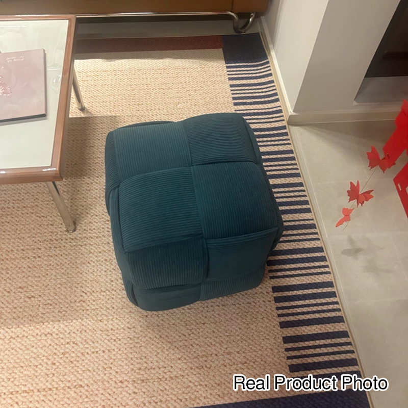 Zeitgenössischer skandinavischer Cord-Schwamm-Holzwürfel rechteckiger niedriger Hocker für das Wohnzimmer 