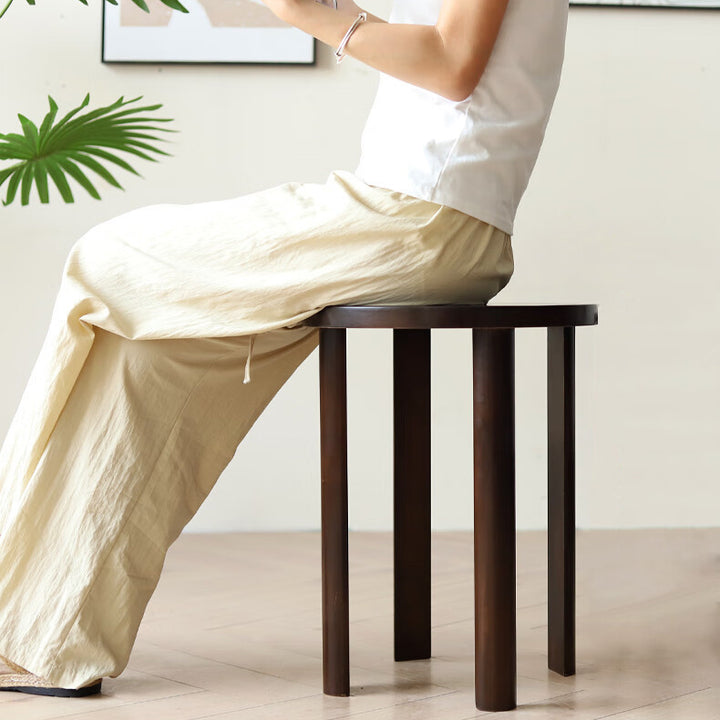Tabouret bas rond en bois de caoutchouc chinois traditionnel sans dossier empilable pour salle à manger 