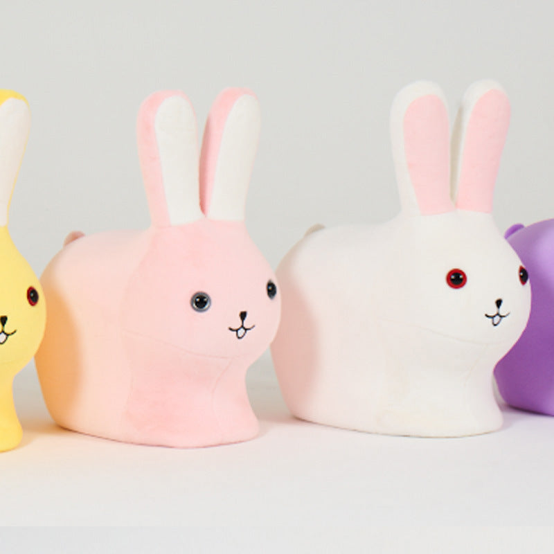 Taburete bajo sin respaldo para niños creativos contemporáneos de madera, terciopelo y algodón con forma de conejo para la entrada 