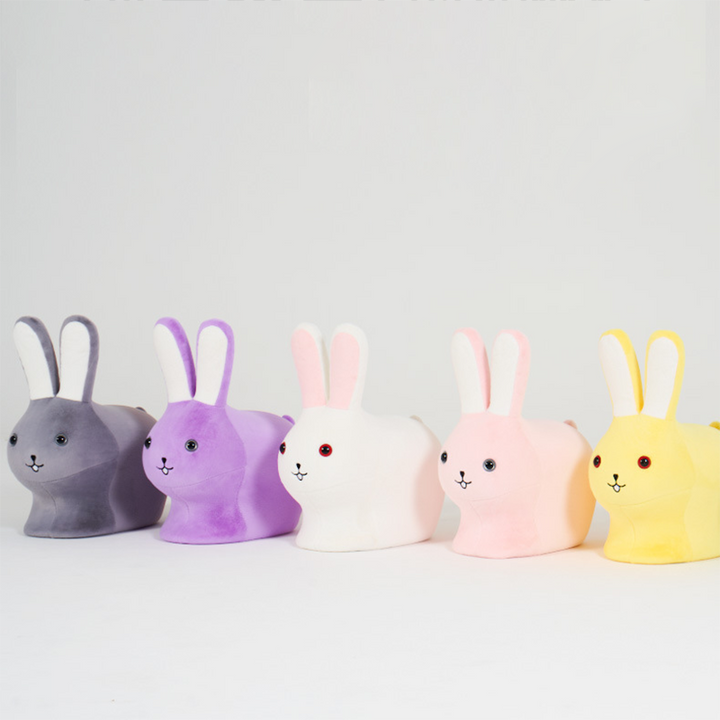 Taburete bajo sin respaldo para niños creativos contemporáneos de madera, terciopelo y algodón con forma de conejo para la entrada 