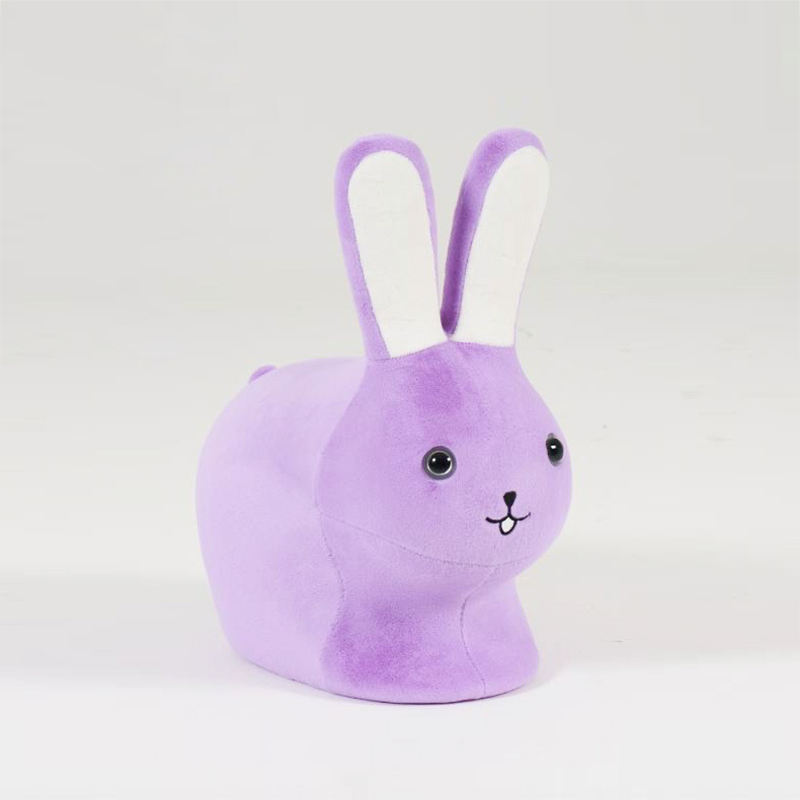 Taburete bajo sin respaldo para niños creativos contemporáneos de madera, terciopelo y algodón con forma de conejo para la entrada 