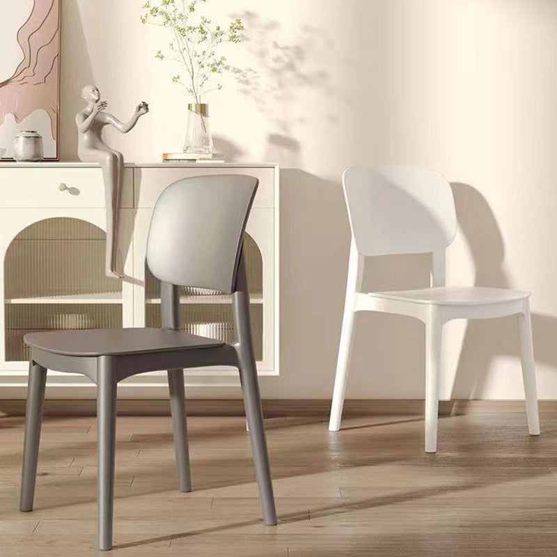 Silla de comedor contemporánea escandinava PP cuadrada con respaldo apilable para comedor 