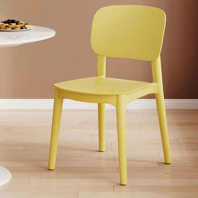 Silla de comedor contemporánea escandinava PP cuadrada con respaldo apilable para comedor 