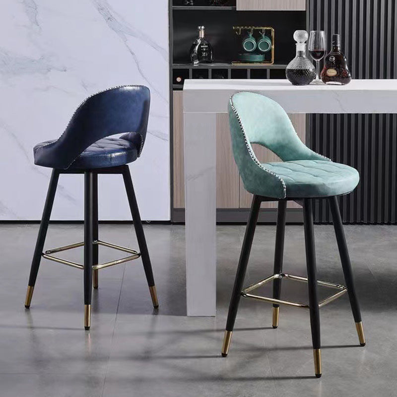 Taburete de bar redondo contemporáneo de cuero retro con respaldo, reposapiés y giro para cocina 