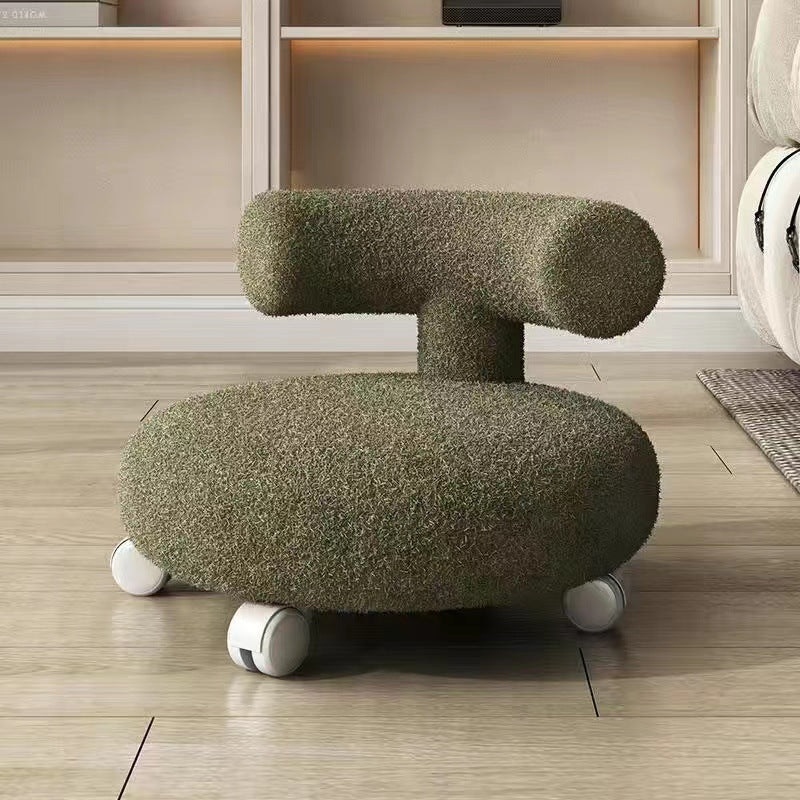 Moderner nordischer niedriger Hocker in C-Form mit Rückenlehne aus Sherpa-Stoff, Holz und Schaumstoff, rund und beweglich, für das Wohnzimmer 