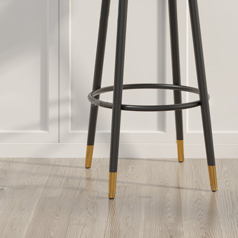 Tabouret de bar rond en velours scandinave contemporain avec dossier, repose-pieds et pivot pour la cuisine 
