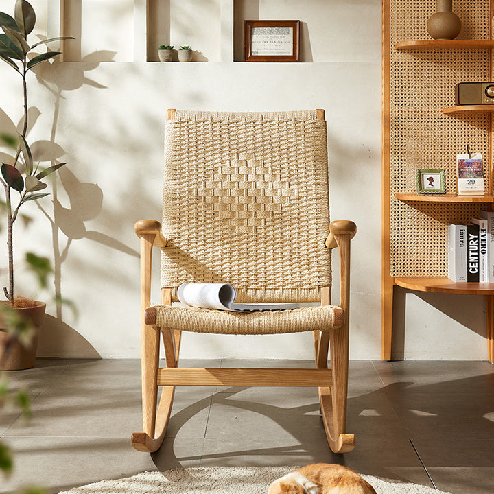 Silla mecedora rectangular de mimbre de madera de fresno tejida tradicional japonesa con reposabrazos y reposapiés para sala de estar 
