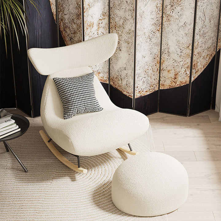Moderner nordischer Schaukelstuhl aus Sherpa-Stoff, Holz und Schaumstoff im Wal-Design mit Fußstütze und Rückenlehne für das Wohnzimmer 