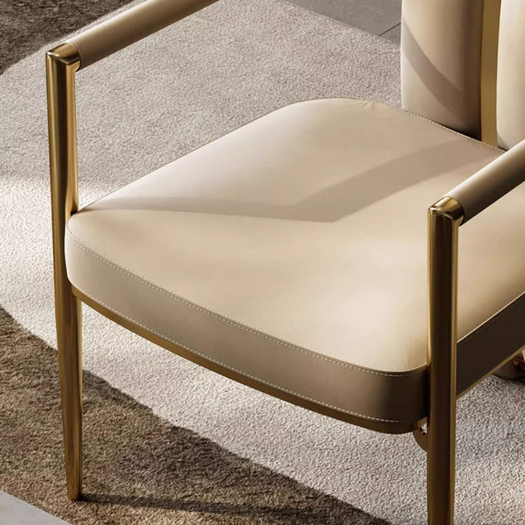 Chaise de salle à manger moderne en faux cuir de luxe avec bande carrée en métal et éponge, dossier à queue d&