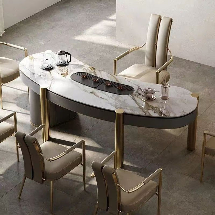 Chaise de salle à manger moderne en faux cuir de luxe avec bande carrée en métal et éponge, dossier à queue d'aronde et accoudoirs pour salle à manger 