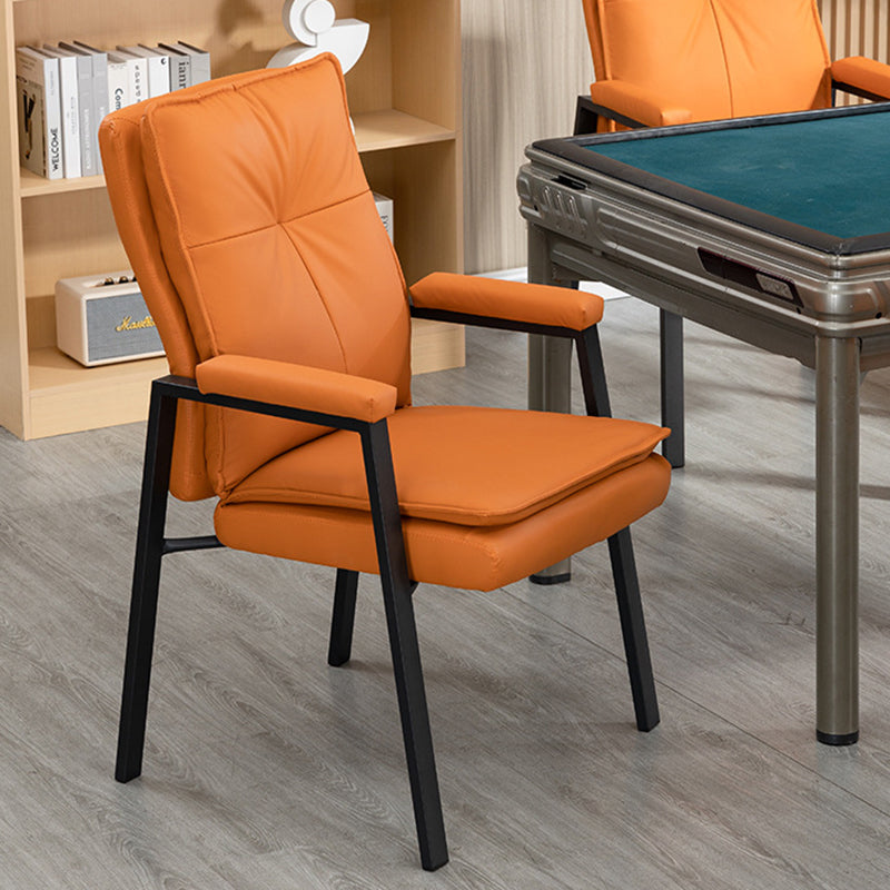 Simplicité moderne Chaise de bureau carrée en faux cuir, acier au carbone, éponge et coton avec dossier et accoudoirs pour étude 