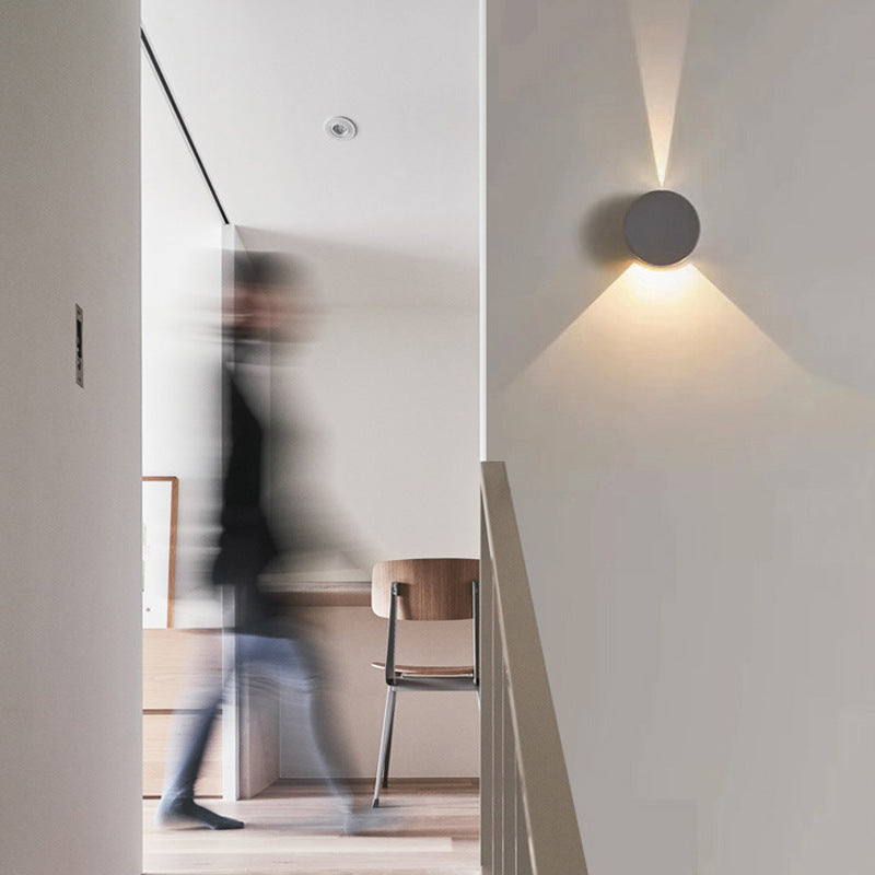 Moderne minimalistische Aluminium runde dreieckige Balken LED-Wandleuchte für den Flur 