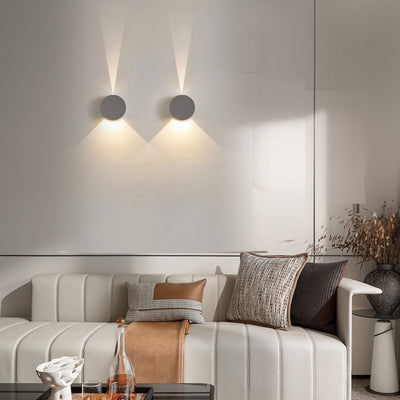 Moderne minimalistische Aluminium runde dreieckige Balken LED-Wandleuchte für den Flur 