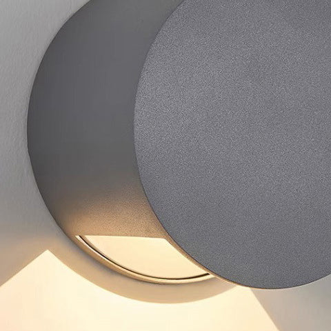 Moderne minimalistische Aluminium runde dreieckige Balken LED-Wandleuchte für den Flur 