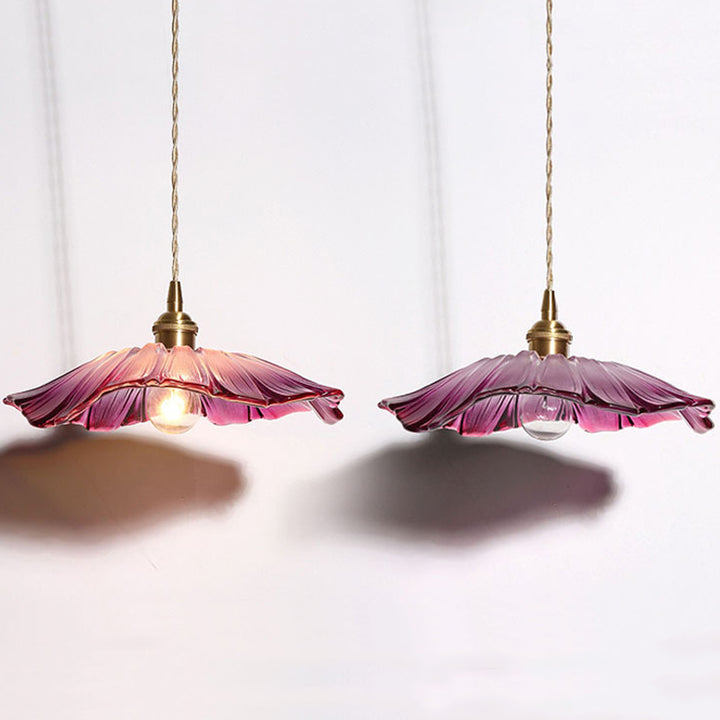 Traditional Vintage Brass &amp; Glass Petal-Shaped Shade 1-Light Pendant Light For Bedroom &amp; Living Room