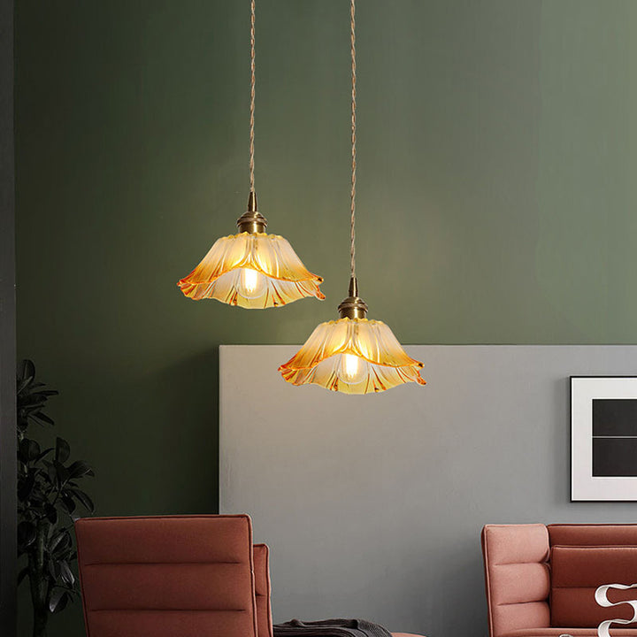 Traditional Vintage Brass &amp; Glass Petal-Shaped Shade 1-Light Pendant Light For Bedroom &amp; Living Room