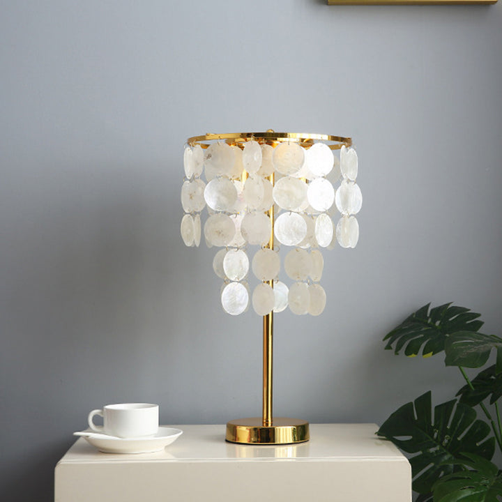 Lampe de table contemporaine scandinave ronde en coquillage naturel et fer avec 1 lumière pour chambre à coucher 