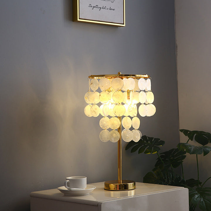 Lampe de table contemporaine scandinave ronde en coquillage naturel et fer avec 1 lumière pour chambre à coucher 