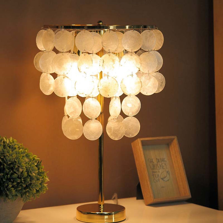 Lampe de table contemporaine scandinave ronde en coquillage naturel et fer avec 1 lumière pour chambre à coucher 