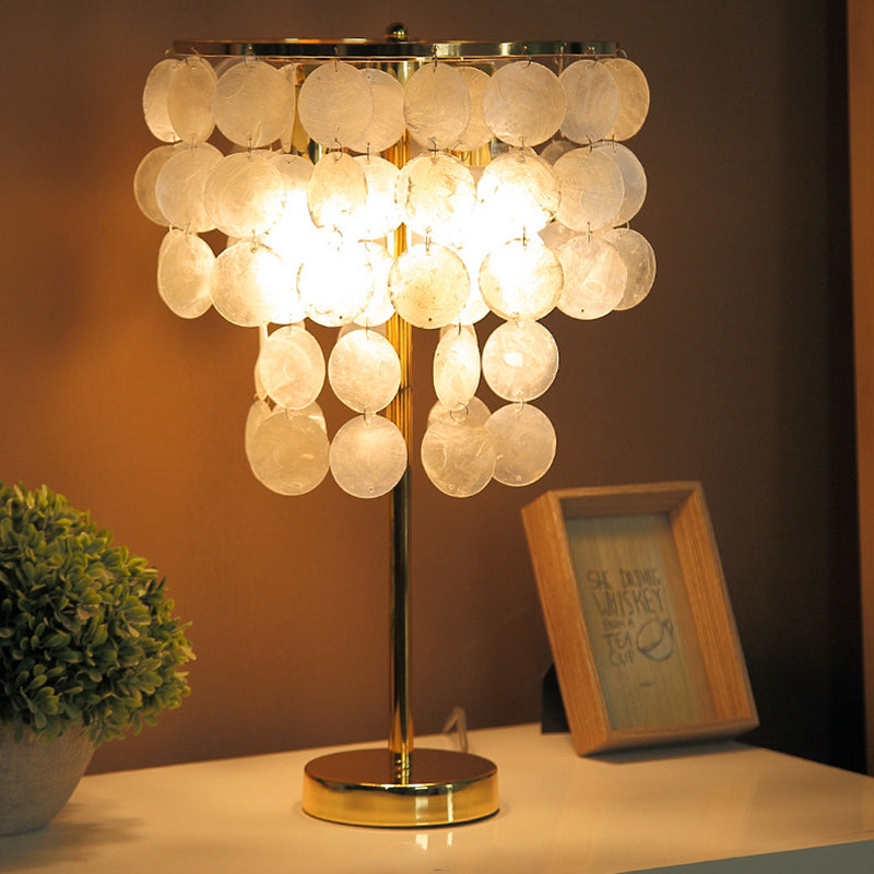 Lampe de table contemporaine scandinave ronde en coquillage naturel et fer avec 1 lumière pour chambre à coucher 