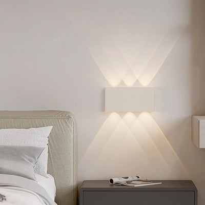 Moderne minimalistische rechteckige Aluminium-Eisen-LED-Wandleuchte für das Schlafzimmer 