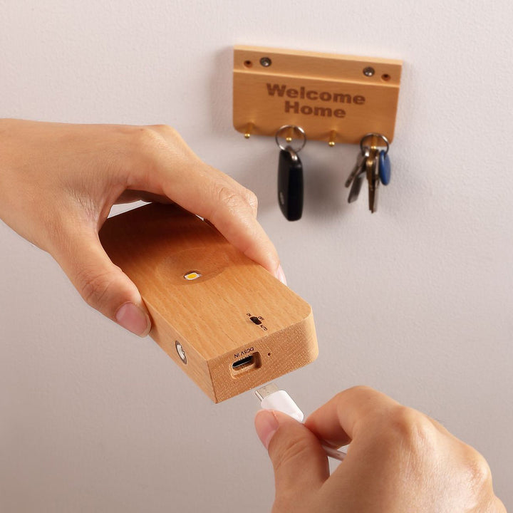 Moderne minimalistische Wandleuchte aus massivem Holz und Kunststoff mit rechteckigem LED für den Eingangsbereich 