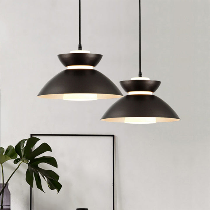 Zeitgenössisches skandinavisches Disc-Glas-Eisen 1-Licht Pendelleuchte für Esszimmer 