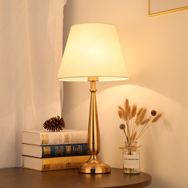 Zeitgenössische skandinavische Blumen-Eisenstoff 1-Licht Tischlampe für das Schlafzimmer 
