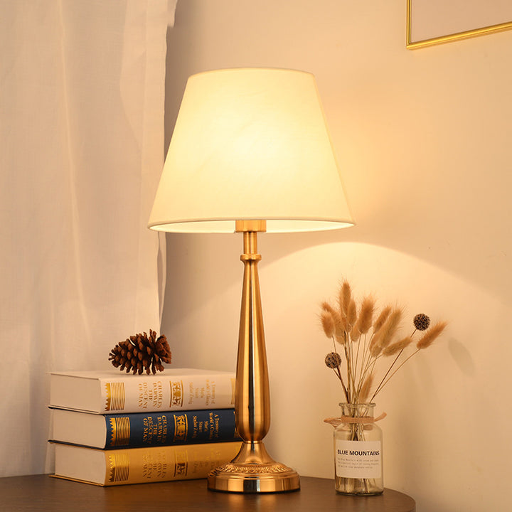 Zeitgenössische skandinavische Blumen-Eisenstoff 1-Licht Tischlampe für das Schlafzimmer 
