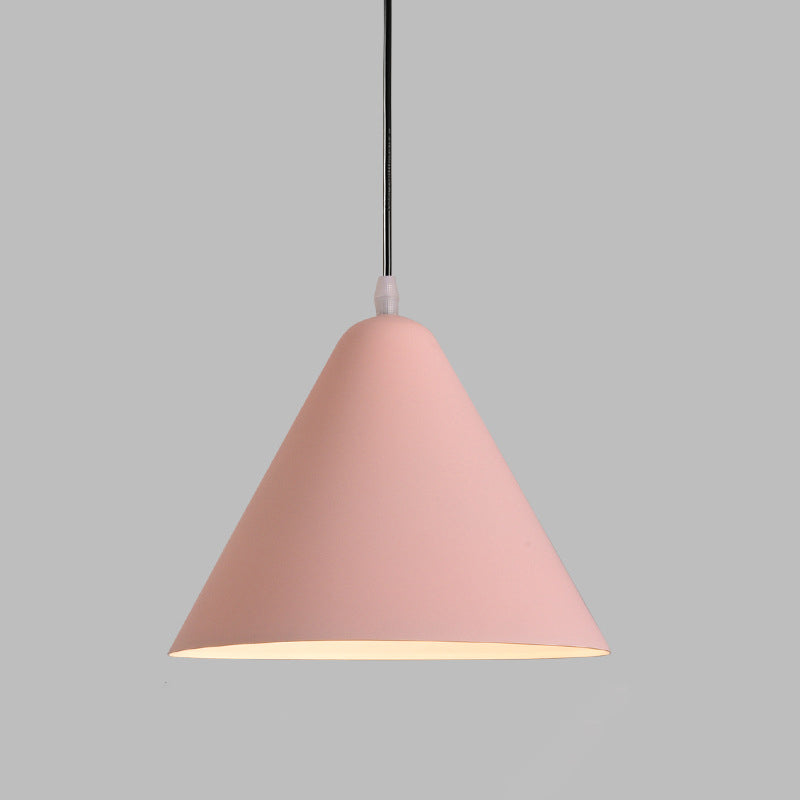 Lámpara colgante moderna minimalista de cono triangular de hierro y aluminio de 1 luz para comedor 