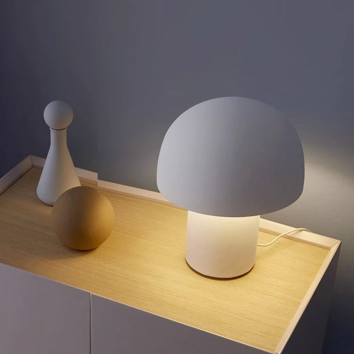 Moderne minimalistische Pilz-Eisen-Acryl 1-Licht-Tischlampe für das Schlafzimmer 